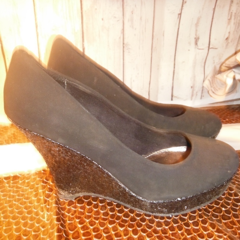 Unlisted  sz 8 glitter heels